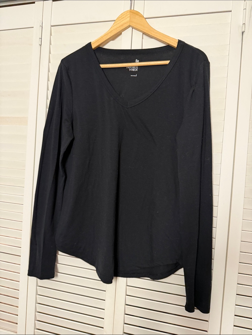 SO Black V-Neck Long Sleeve Tee